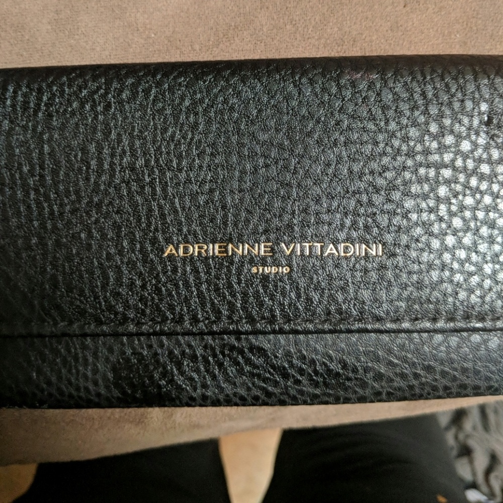 Adrienne vittadini wallet